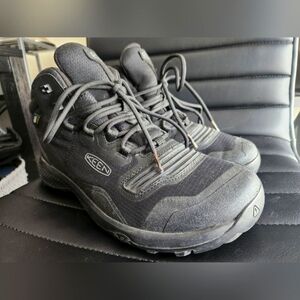 KEEN Men's Black Hiking Shoes - fits size US 9